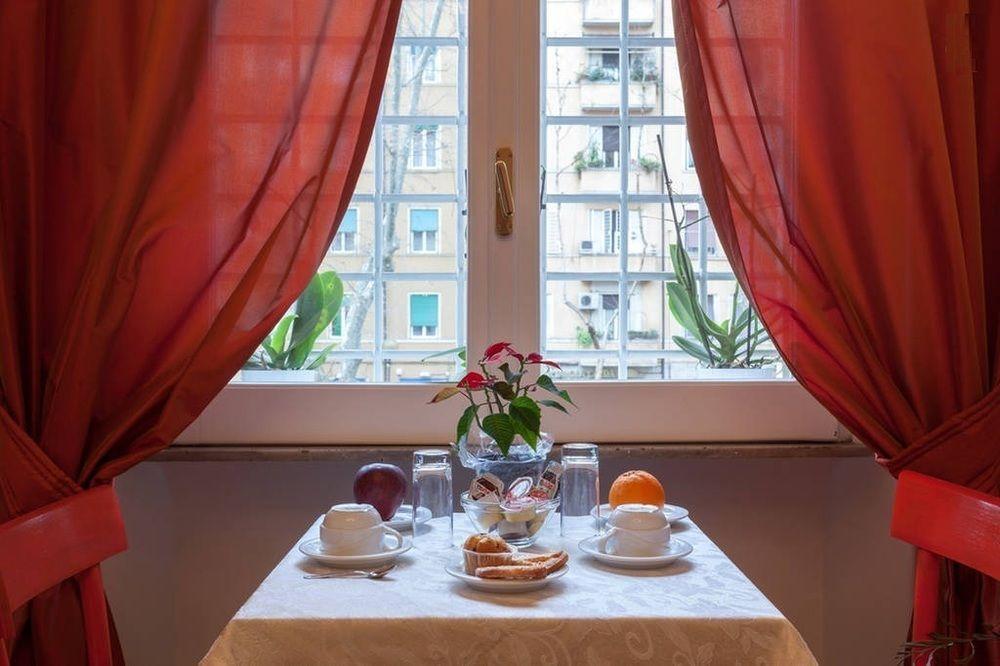 Roma In Una Stanza Guesthouse Bagian luar foto